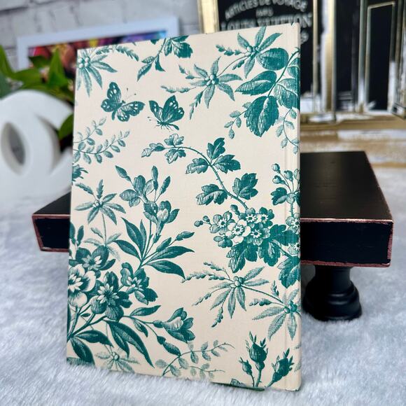 GUCCI Floral Writing Notebook BRAND NEW Great gift item! - Picture 2 of 9
